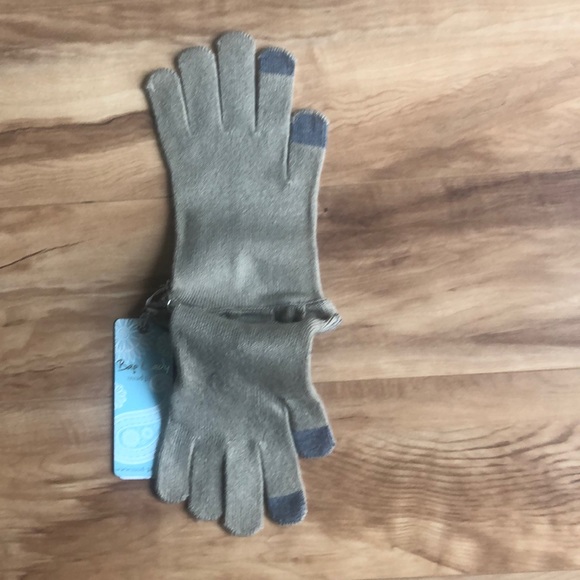 Mud Pie Smart Screen Woman’s Knit Gloves - Picture 5 of 7